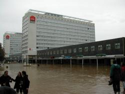 Überschwemmte Prager Straße am 13.August 2002