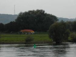 In Gohlis angespülte Johannstädter Elbfähre